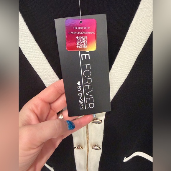 Love by Design zipper front jacket- size medium - Picture 5 of 6